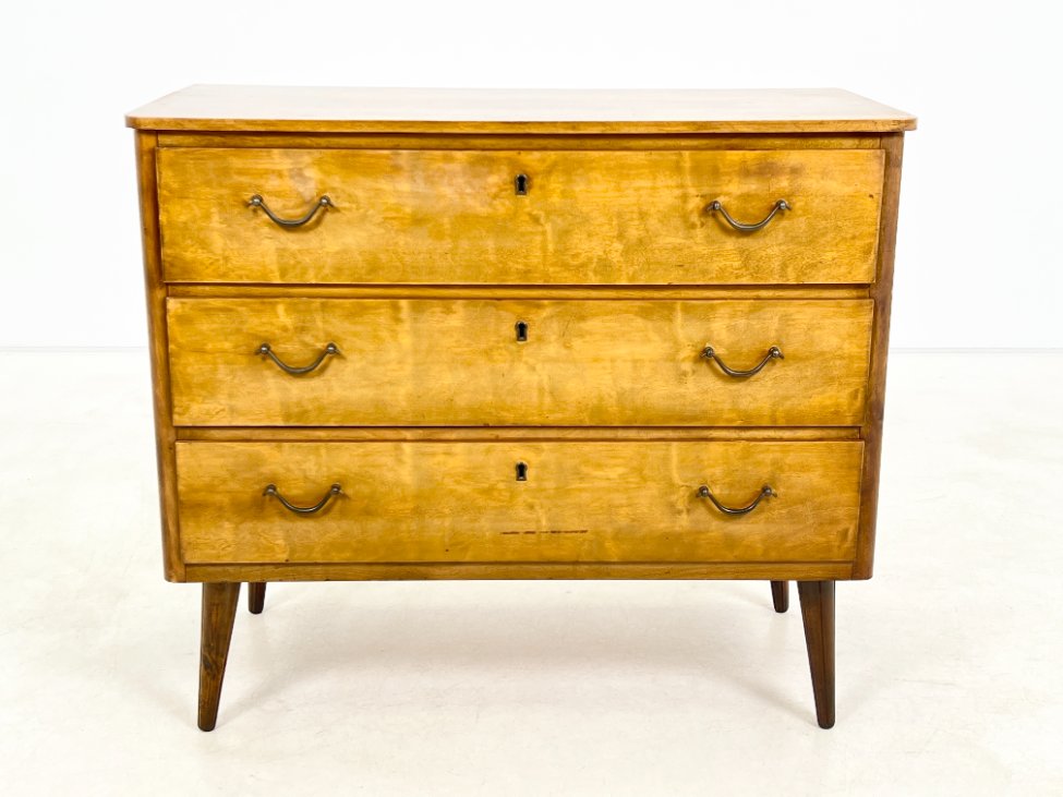 DR0218-komodos-2 Mid Century riešutmedžio trijų stalčių komoda 42x83x71,5 cm