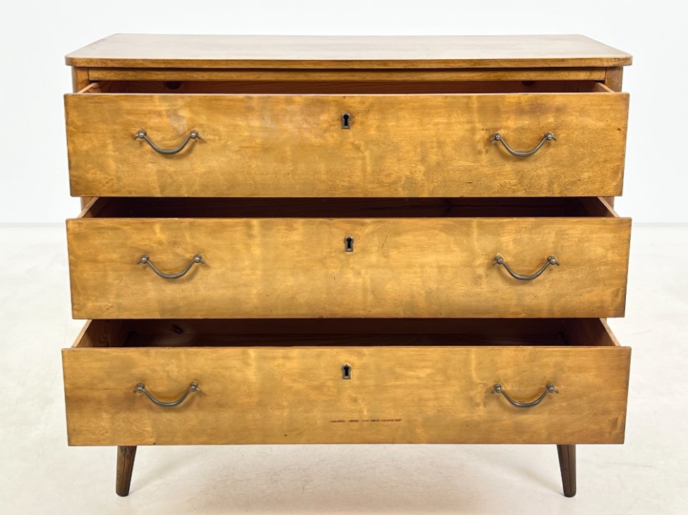 DR0218-komodos-6 Mid Century riešutmedžio trijų stalčių komoda 42x83x71,5 cm