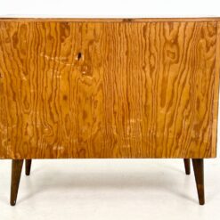 Mid Century riešutmedžio trijų stalčių komoda 42x83x71,5 cm