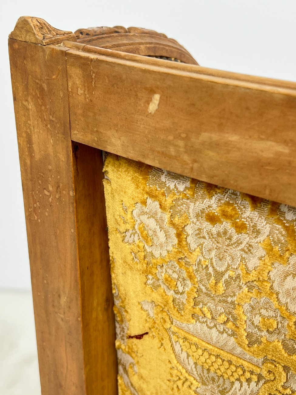 DR0219-foteliai-11 Medinio rėmo fotelis su gobelenu 85x72x112 cm, 44 cm