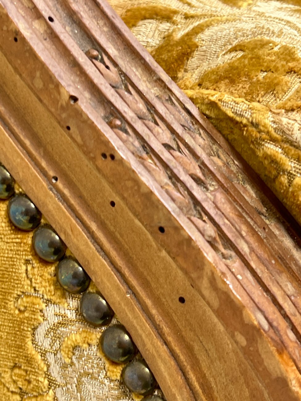 DR0219-foteliai-16 Medinio rėmo fotelis su gobelenu 85x72x112 cm, 44 cm