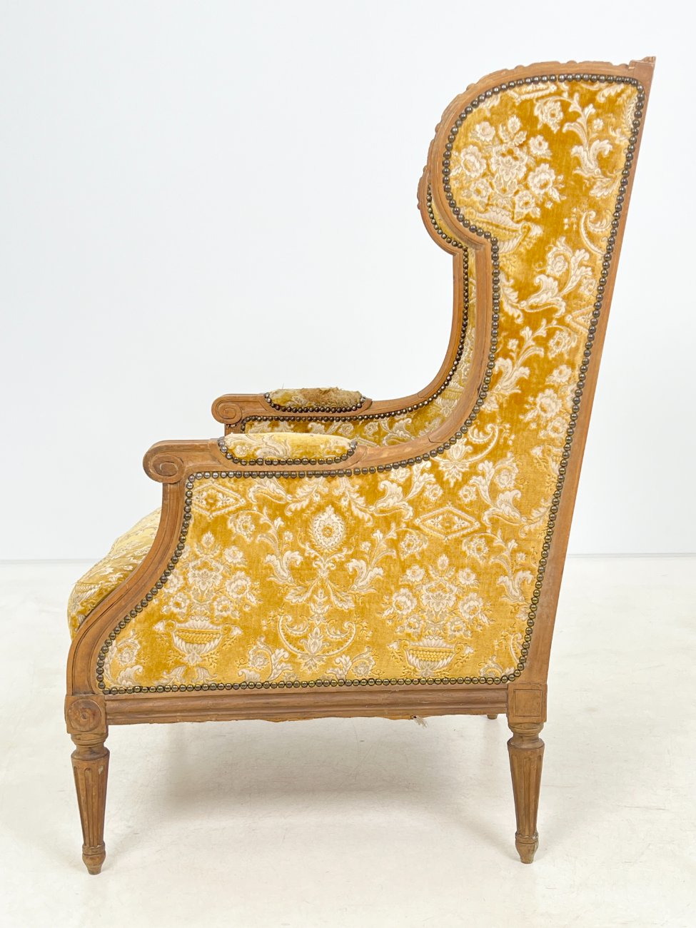 DR0219-foteliai-4 Medinio rėmo fotelis su gobelenu 85x72x112 cm, 44 cm