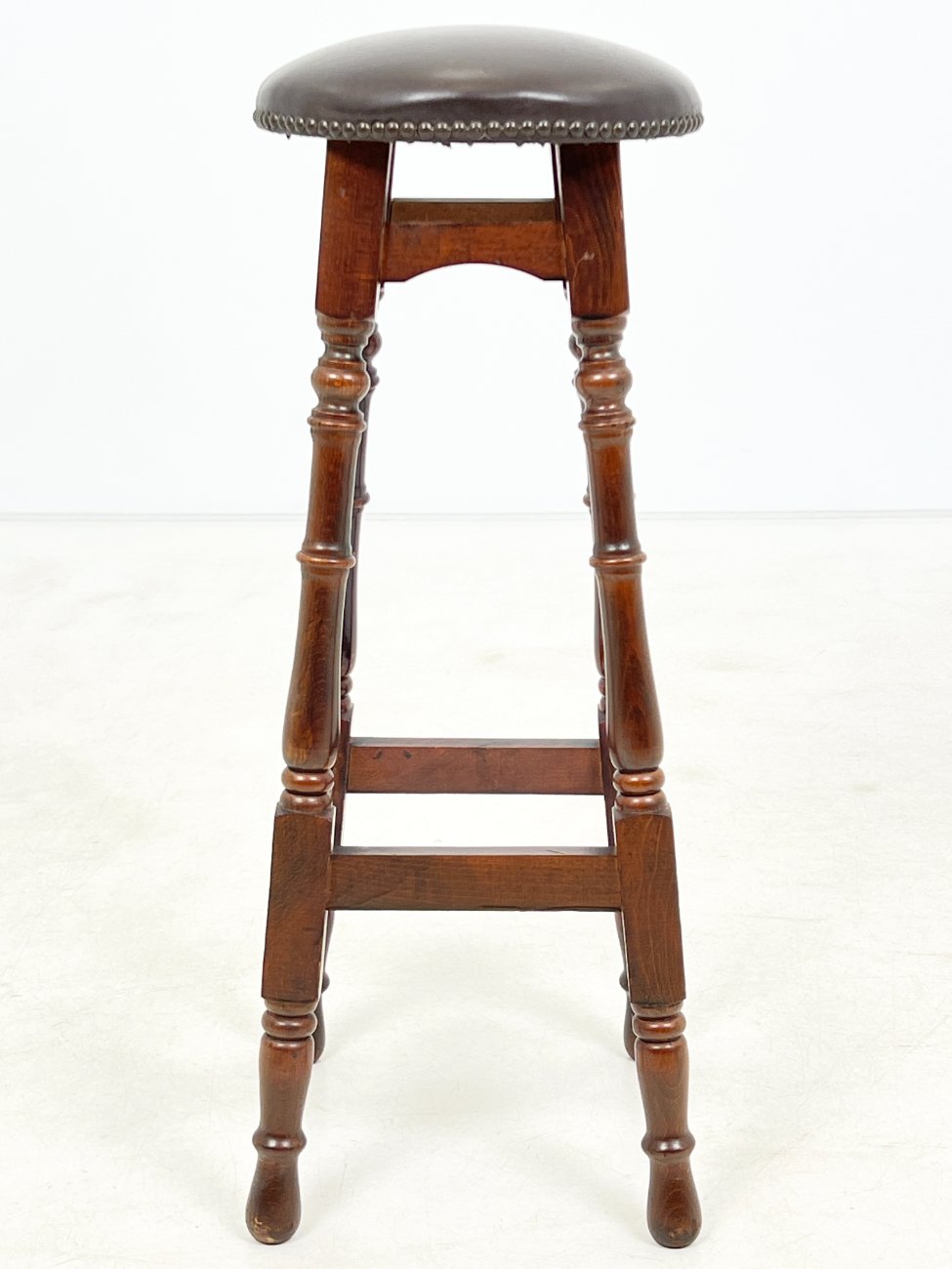 DR0220-kedes-3 Ąžuolinės baro taburetės su eko oda 2 vnt. komplektas 32x31x79 cm