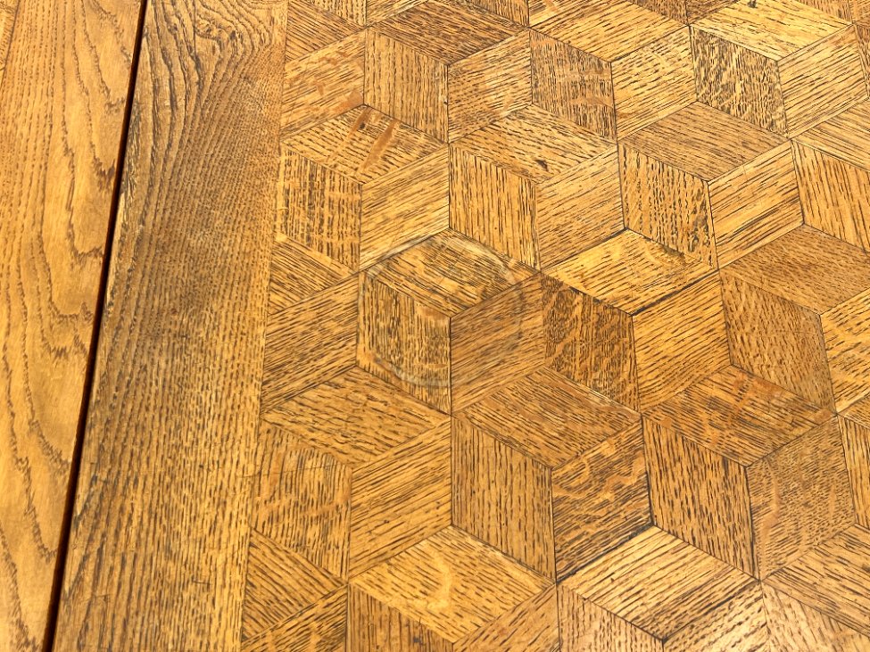 DR0223-stalai-11 Ąžuolinis išskleidžiamas valgomojo stalas 99,5×147,5+(2×65)x77 cm