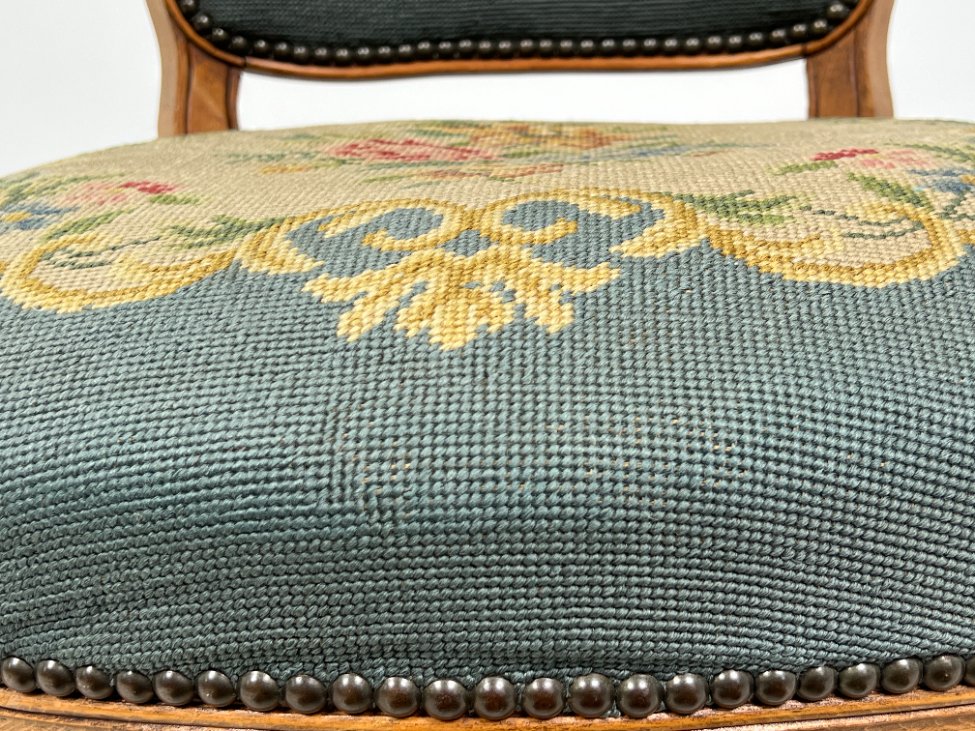 DR0224-valgomojo-kreslai-13 Riešutmedžio krėslas su gėlių raštų gobelenu 64x62x88 cm, 44 cm