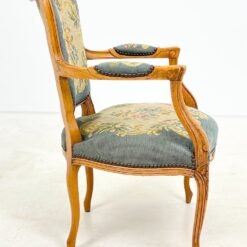 Riešutmedžio krėslas su gėlių raštų gobelenu 64x62x88 cm, 44 cm