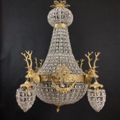 Pakabinamas žalvarinis šviestuvas su stiklu, elnių skulptūromis 60x60x75 cm