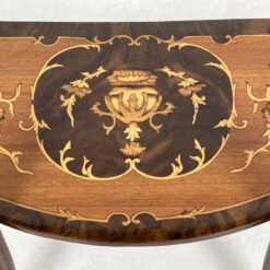 Liudviko XV laikotarpio stiliaus konsolė su stalčiuku 31x64x75 cm