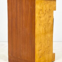 Ampyro stiliaus riešutmedžio lukšto spintelė 43,5x47x81,5 cm