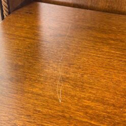 “Selva” ąžuolo ir riešutmedžio lukšto vitrina 46,5x105x196 cm