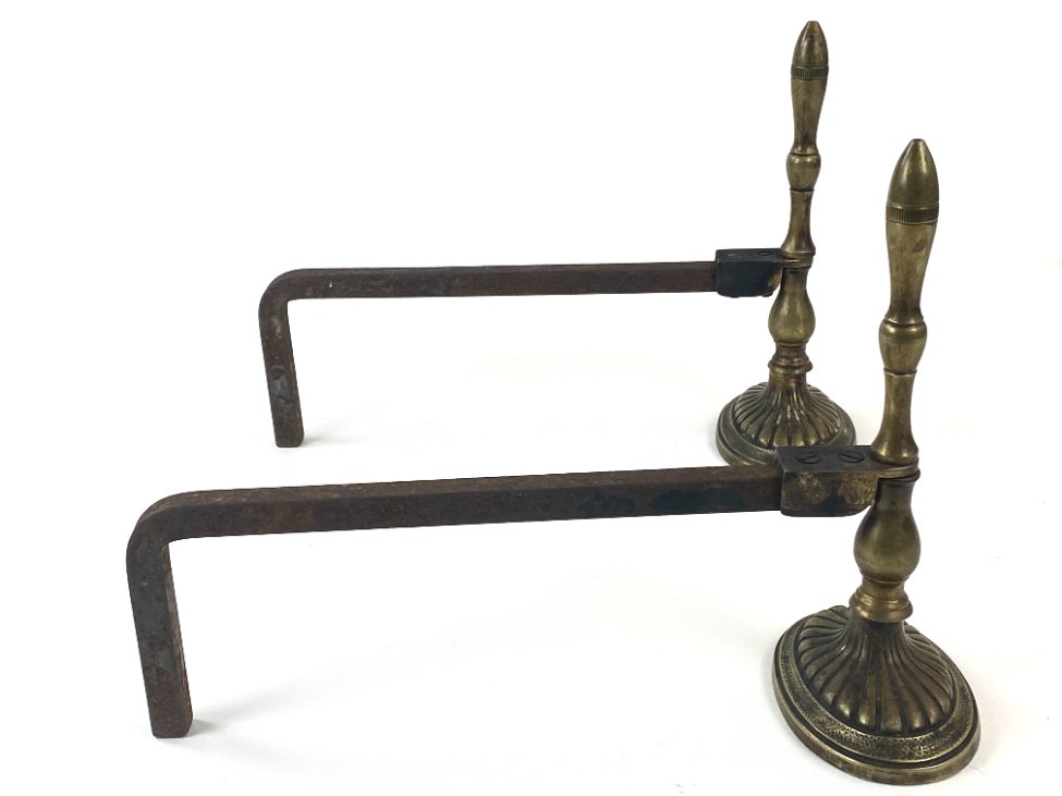 HK1101-irankiu-komplektai-stovai-2 Žalvariniai židinio malkų laikikliai 2 vnt. Komplektas 12,5x35x24,5 cm