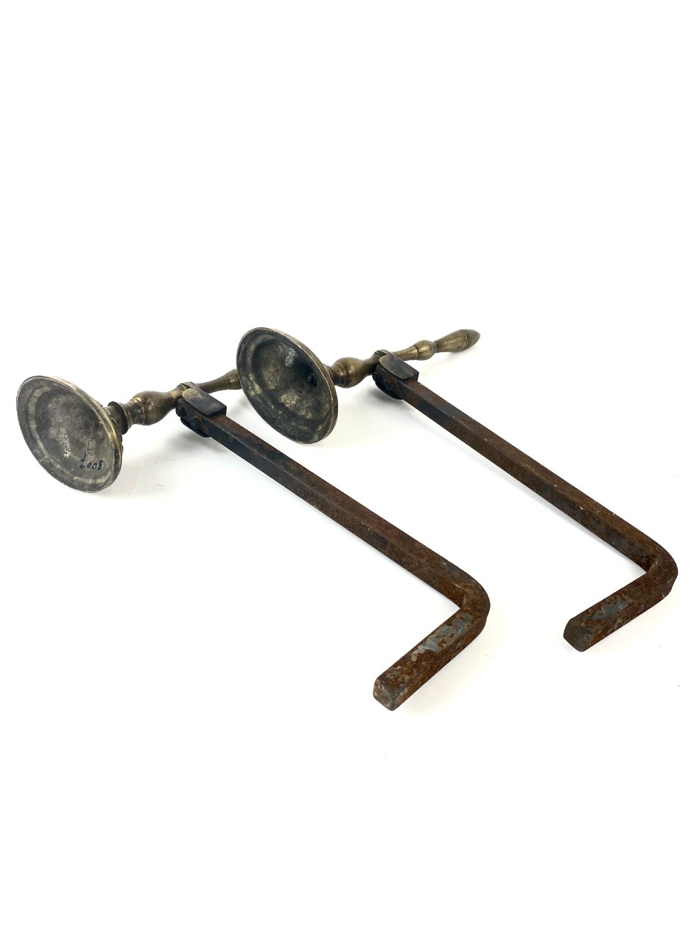 HK1101-irankiu-komplektai-stovai-5 Žalvariniai židinio malkų laikikliai 2 vnt. Komplektas 12,5x35x24,5 cm