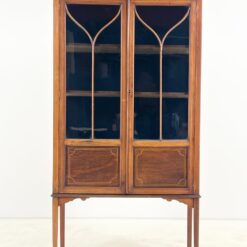 Britiško stiliaus, riešutmedžio vitrina 30x91x179 cm