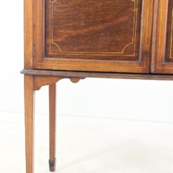 Britiško stiliaus, riešutmedžio vitrina 30x91x179 cm