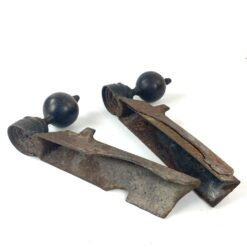 Metaliniai židinio malkų laikikliai 2 vnt. Komplektas 7,5x34x17 cm