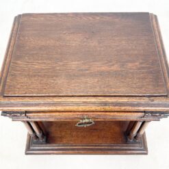 Ąžuolinė spintelė ant ratukų su stalčiumi 46×64,5×65 cm