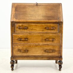 Ąžuolinis trijų stalčių sekreteras su oda 39x76x102 cm