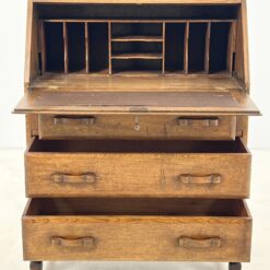 Ąžuolinis trijų stalčių sekreteras su oda 39x76x102 cm