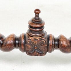 Senovinis, raižytas, ąžuolinis rašomasis stalas su stalčiumi 67x133x76 cm