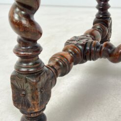 Senovinis, raižytas, ąžuolinis rašomasis stalas su stalčiumi 67x133x76 cm