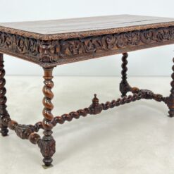 Senovinis, raižytas, ąžuolinis rašomasis stalas su stalčiumi 67x133x76 cm