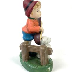 Porcelianinė berniuko statula su šuniuku 5x8x11,5 cm