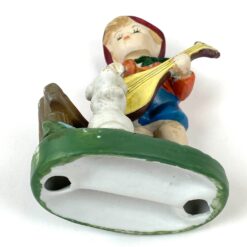 Porcelianinė berniuko statula su šuniuku 5x8x11,5 cm