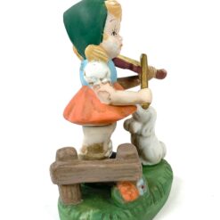 Porcelianinė statula “Mergaitė ir šuniukas” 5×7,5×11,5 cm