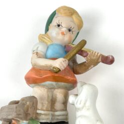 Porcelianinė statula “Mergaitė ir šuniukas” 5×7,5×11,5 cm