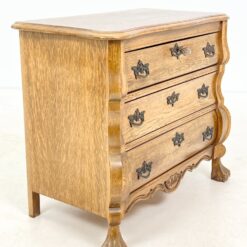 Ąžuolinė trijų stalčių komoda su liūto kojomis 41x76x66 cm