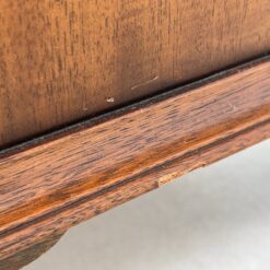 Raudonmedžio sekreteras su keturiais stalčiais 42x75x96 cm