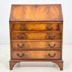 Raudonmedžio sekreteras su keturiais stalčiais 42x75x96 cm