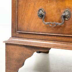 Raudonmedžio sekreteras su keturiais stalčiais 42x75x96 cm