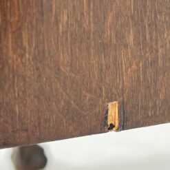 Barokinio stiliaus riešutmedžio komoda su trejais stalčiais 45x87x69 cm