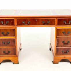 Raudonmedžio rašomasis stalas su odiniu stalviršiumi 61x122x75 cm