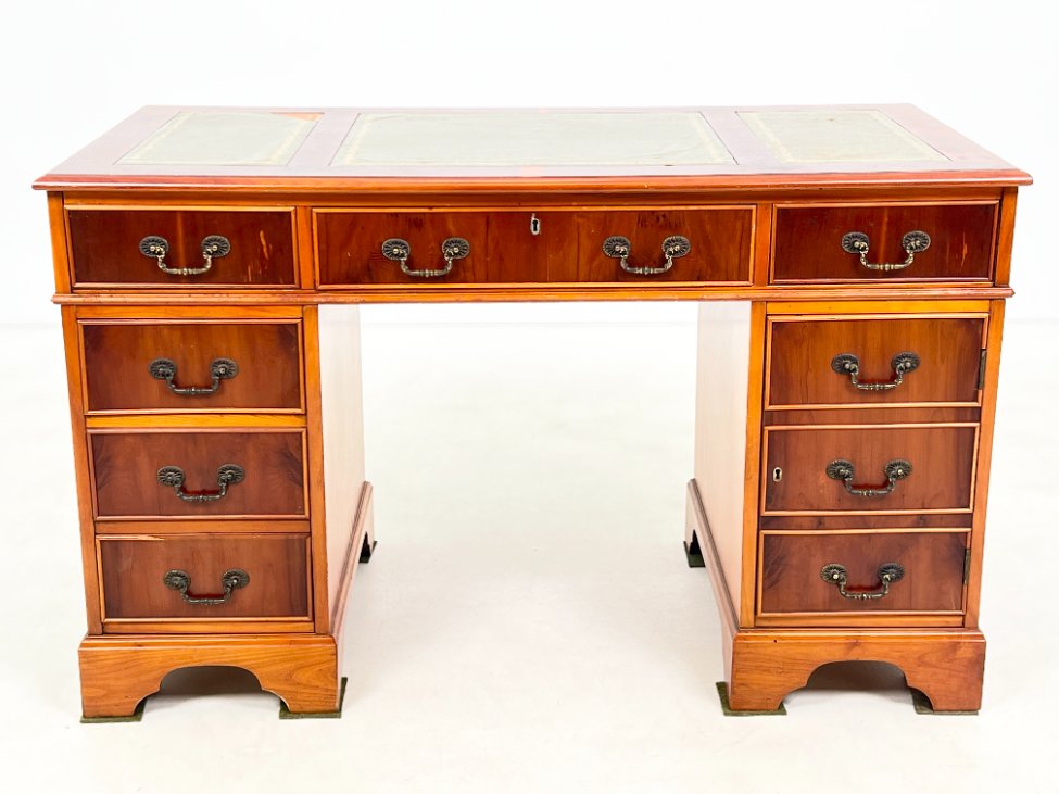 HK1140-stalai-2 Raudonmedžio rašomasis stalas su odiniu stalviršiumi 61x122x75 cm