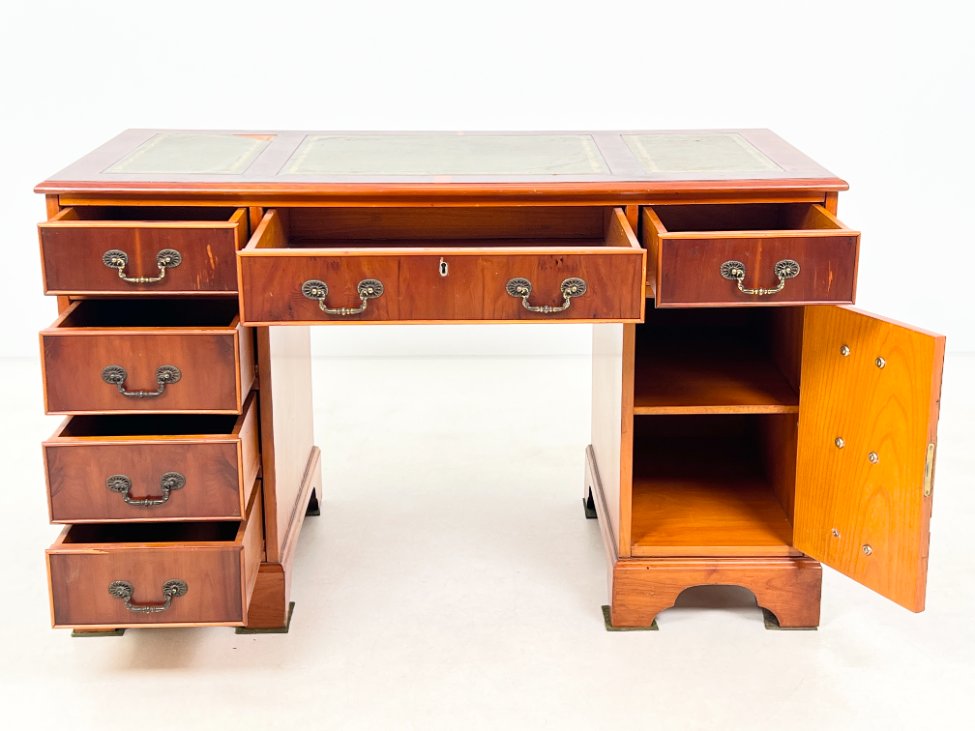 HK1140-stalai-6 Raudonmedžio rašomasis stalas su odiniu stalviršiumi 61x122x75 cm