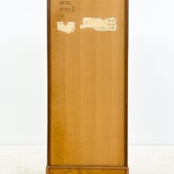 Riešutmedžio, klasikinio stiliaus vitrina 43x69x160 cm