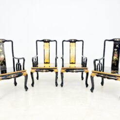 Rytietiškas valgomojo komplektas: apvalus stalas ir 4 vnt. krėslų