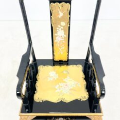 Rytietiškas valgomojo komplektas: apvalus stalas ir 4 vnt. krėslų