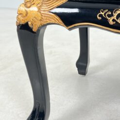 Rytietiškas valgomojo komplektas: apvalus stalas ir 4 vnt. krėslų