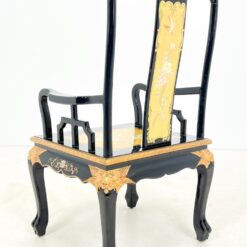 Rytietiškas valgomojo komplektas: apvalus stalas ir 4 vnt. krėslų