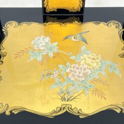 Rytietiškas valgomojo komplektas: apvalus stalas ir 4 vnt. krėslų