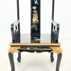 Rytietiškas valgomojo komplektas: apvalus stalas ir 4 vnt. krėslų