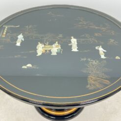 Rytietiškas valgomojo komplektas: apvalus stalas ir 4 vnt. krėslų