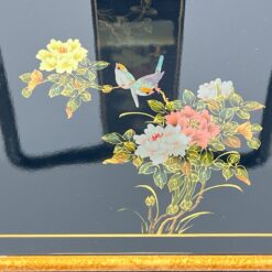 Rytietiškas valgomojo komplektas: apvalus stalas ir 4 vnt. krėslų