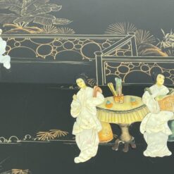 Rytietiškas valgomojo komplektas: apvalus stalas ir 4 vnt. krėslų