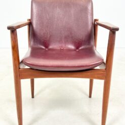 Mid Century krėslas su raudona eko oda 58x61x81 cm, 48 cm