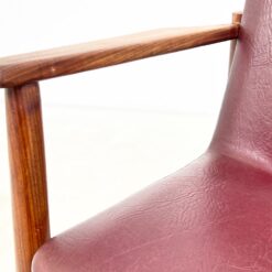 Mid Century krėslas su raudona eko oda 58x61x81 cm, 48 cm