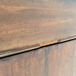 Raudonmedžio rašomasis stalas su odiniu stalviršiumi 75x137x77 cm